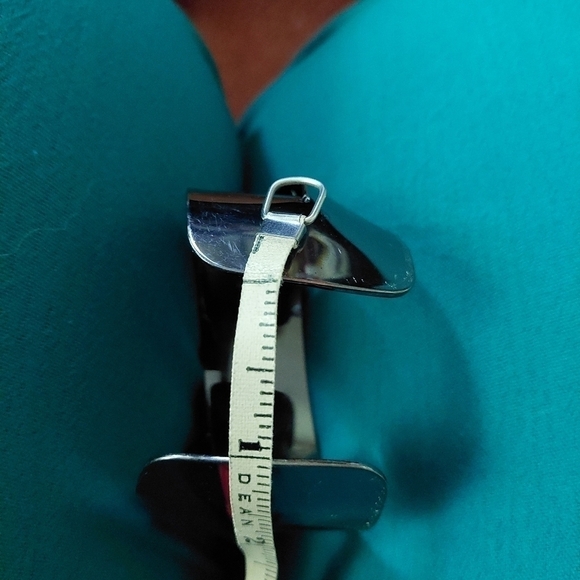 Vintage* Geometric Ribbon Cuff Bracelet - Picture 5 of 5